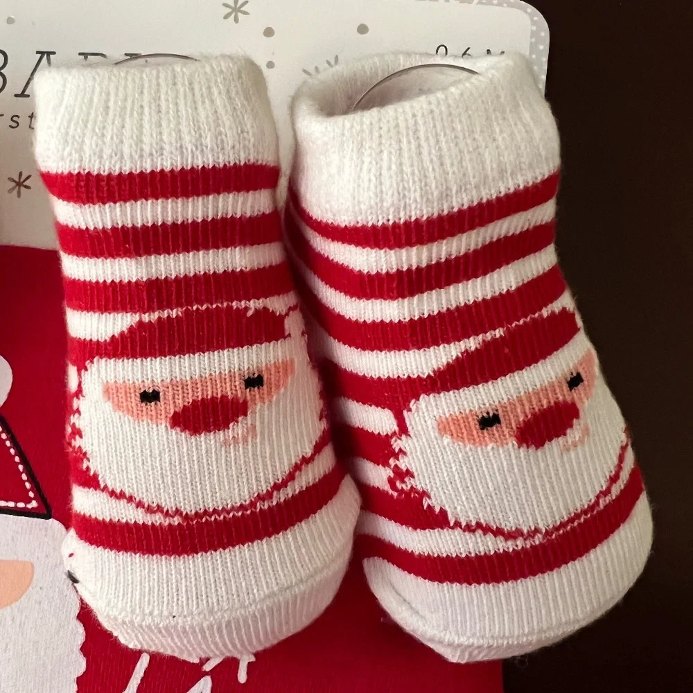 NWT - Christmas 5 Piece Set - 2 Pairs Booties, 3 Bandana Bibs - 0-6 months